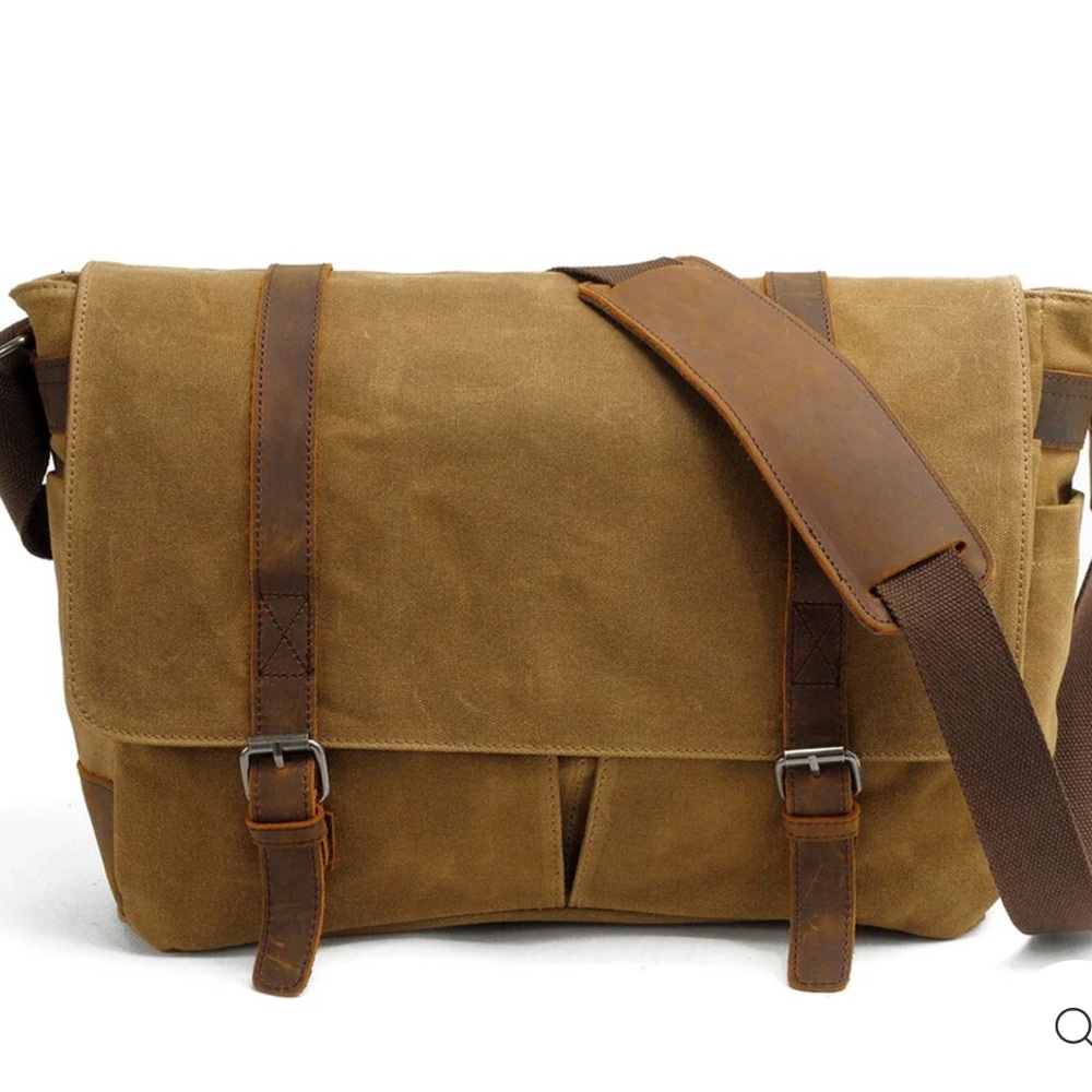 Canvas laptop shoulder bag, no tags but never used.